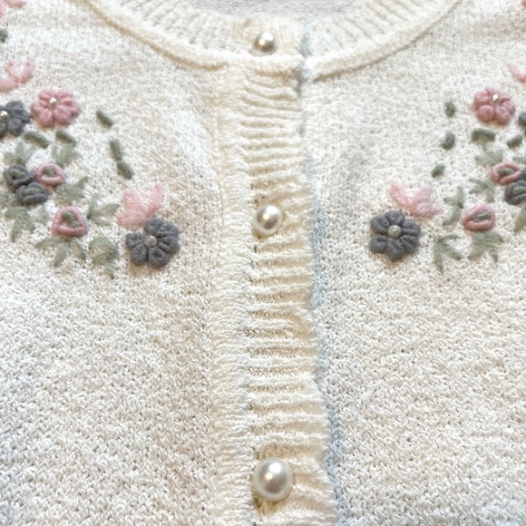 Tan F Jay White Dainty Floral Embroidered Cardigan Vintage - Picture 6 of 7